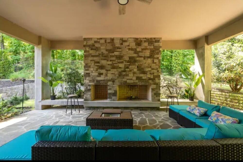 Photo of Patio Balcony in Los Angeles County