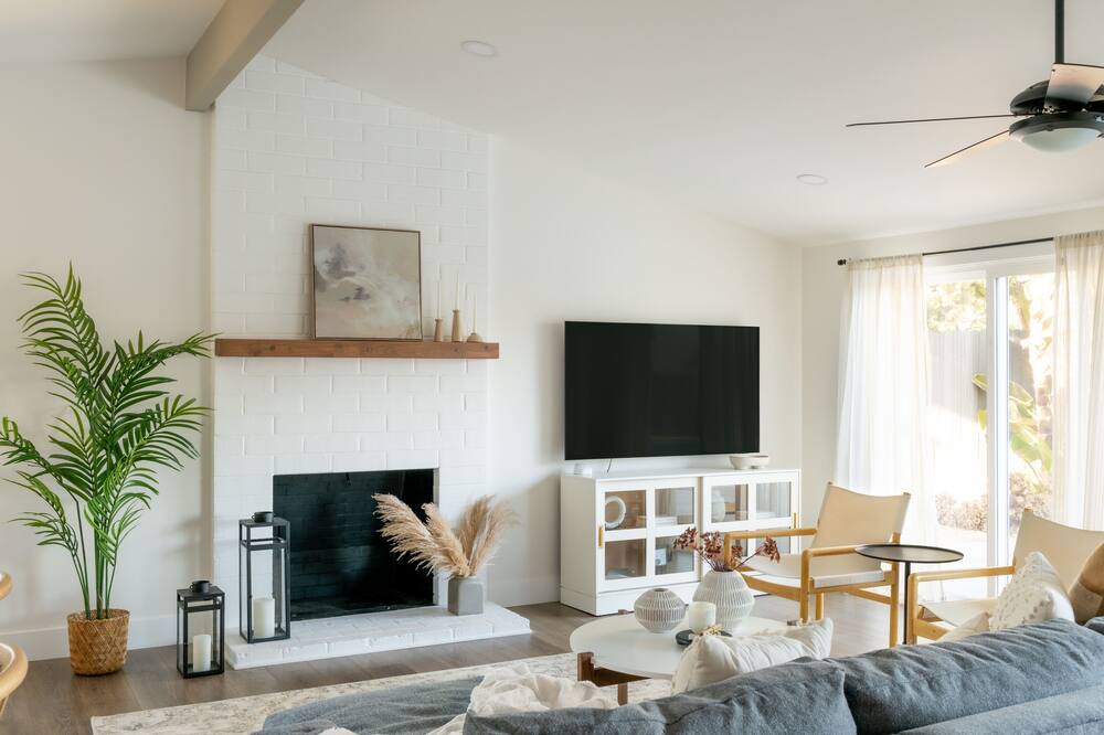 Photo of Livingroom in Serra Mesa