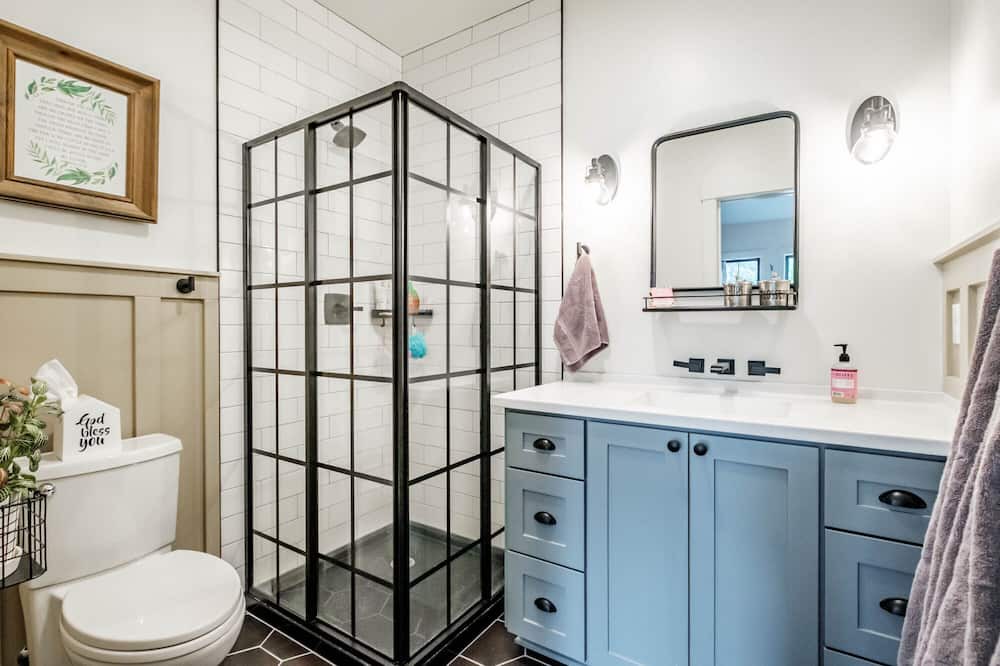 Photo of Bathroom in Keizer