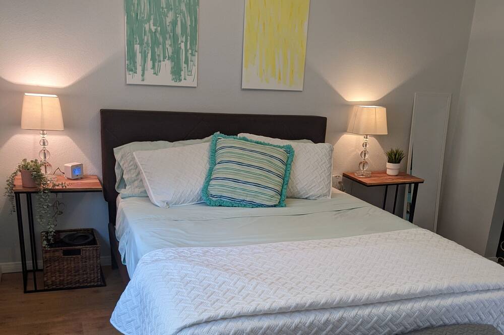 Photo of Bedroom in Carlton Hills