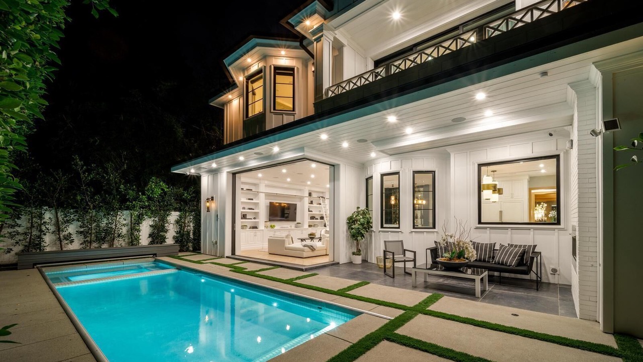 Photo of Outdoor in Melrose