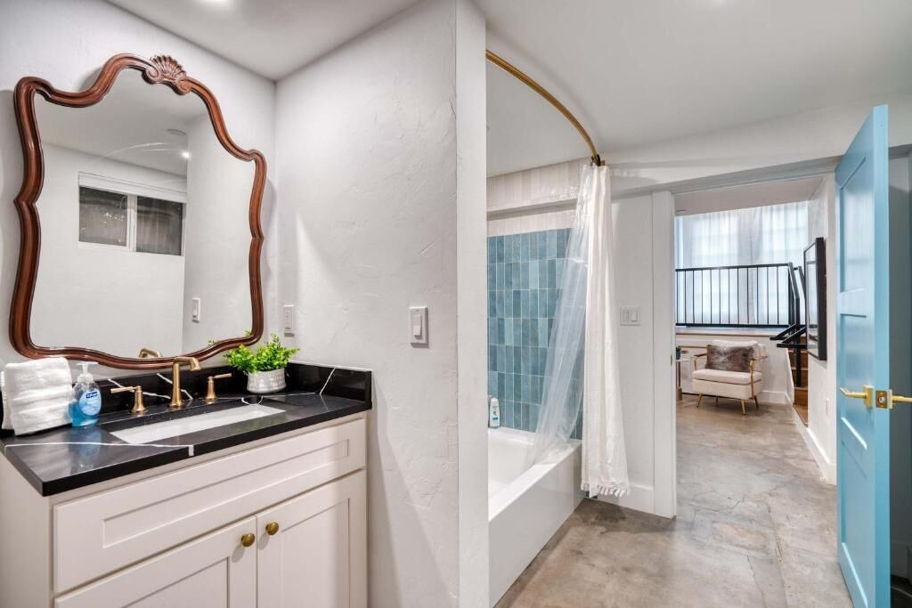 Photo of Bathroom in Alphabet Historic District