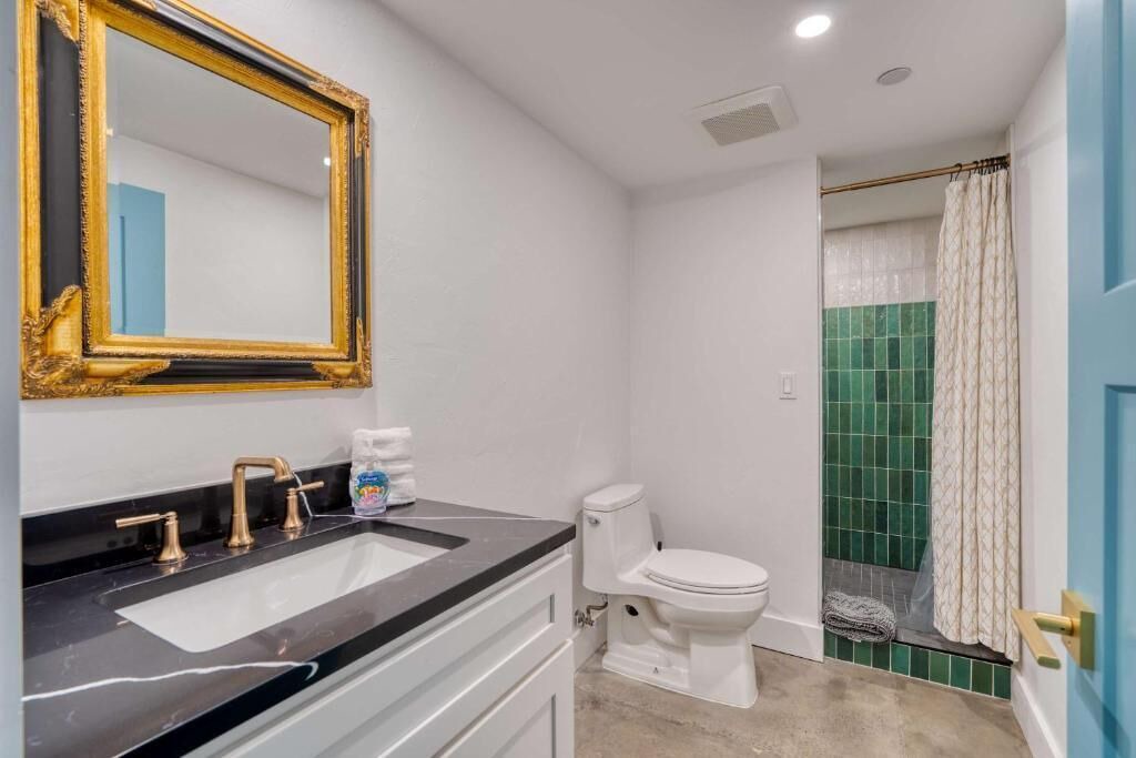 Photo of Bathroom in Alphabet Historic District