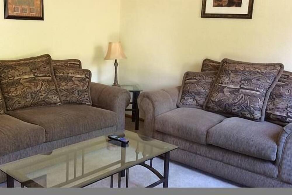 Photo of Livingroom in Kernville