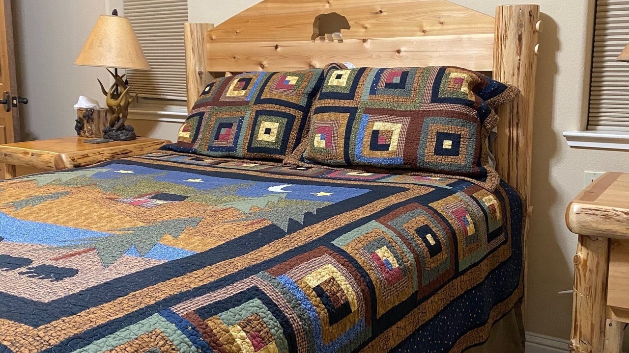 Photo of Bedroom in Ahwahnee
