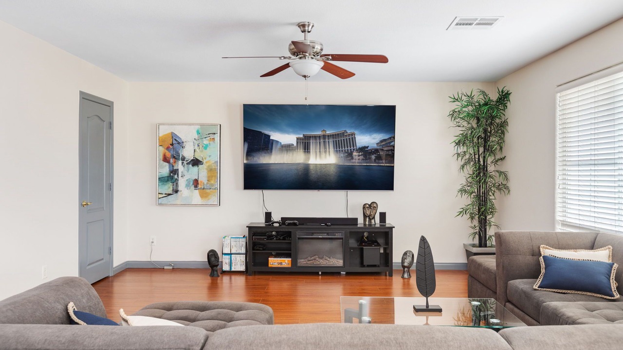 Photo of Livingroom in Spring Valley