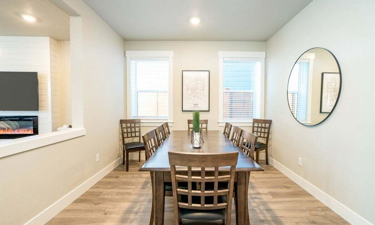 Photo of Livingroom in Century West