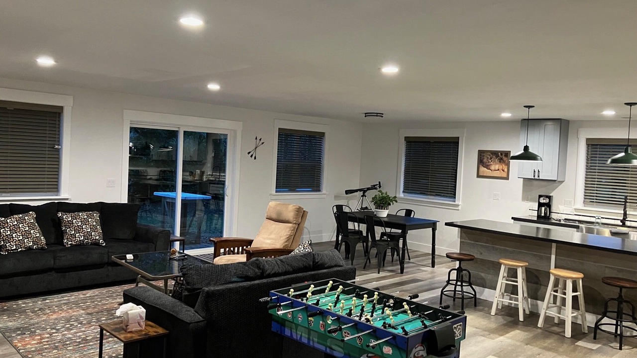 Photo of Bedroom in Triangle Lake