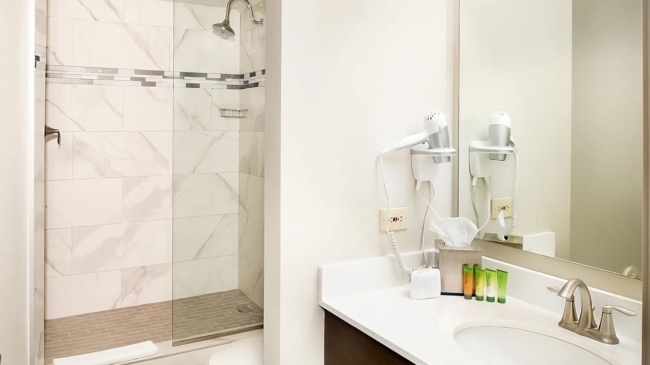 Photo of Bathroom in Gateway District