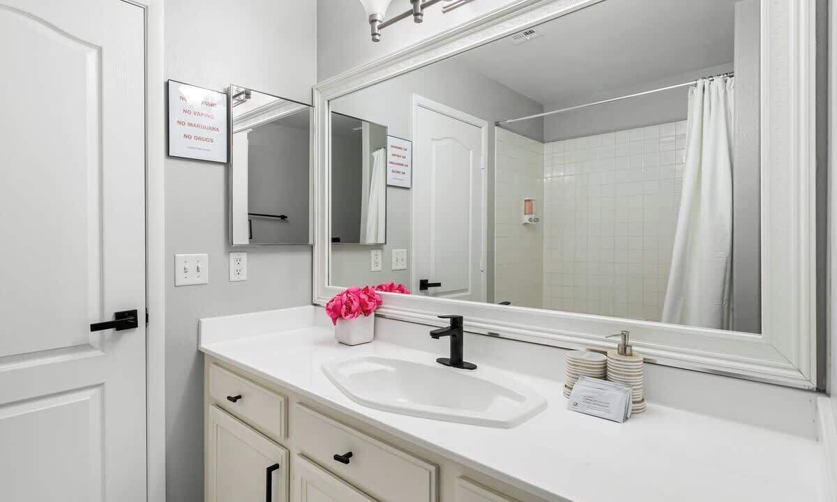 Photo of Bathroom in North Las Vegas