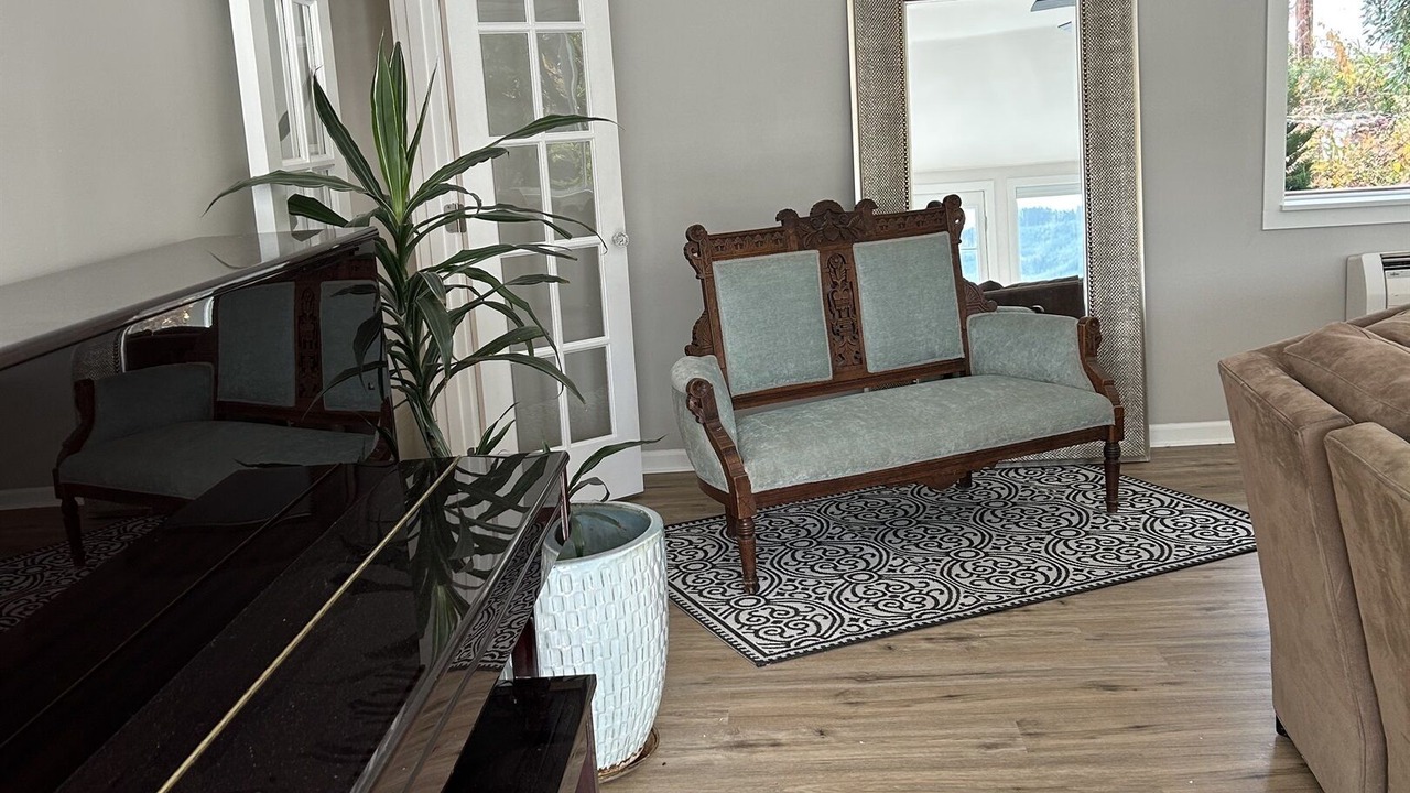 Photo of Livingroom in Lowell