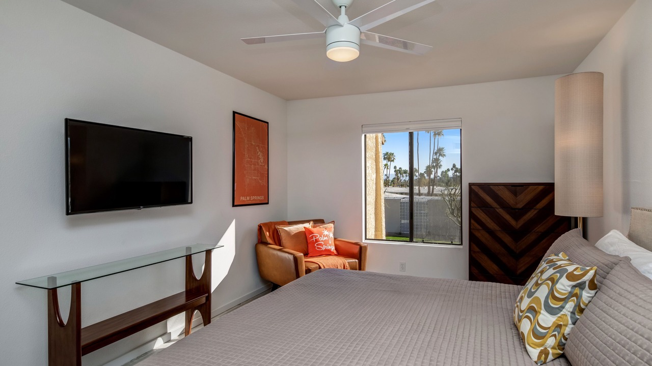 Photo of Bedroom in Canyon Corridor