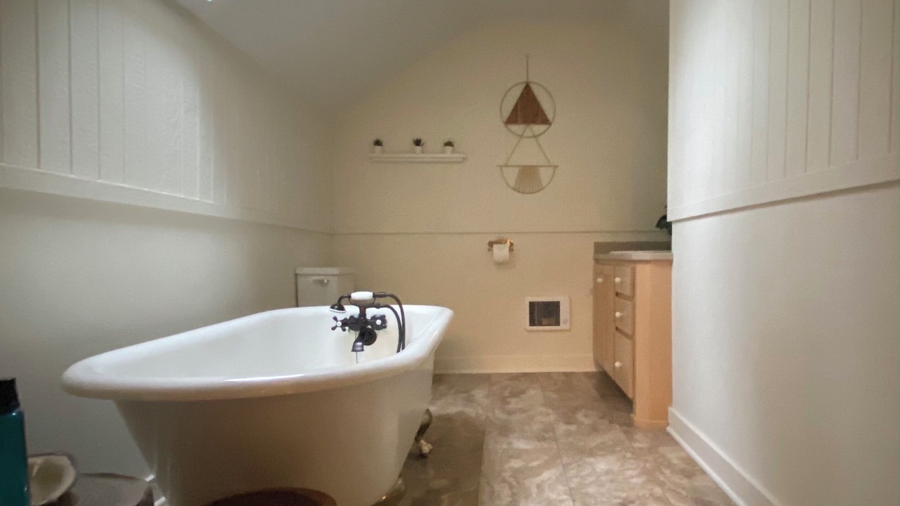 Photo of Bathroom in Marmot