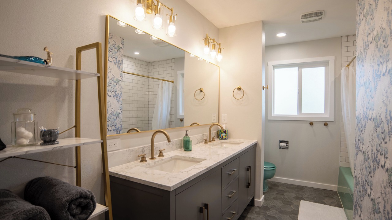 Photo of Bathroom in Scholls