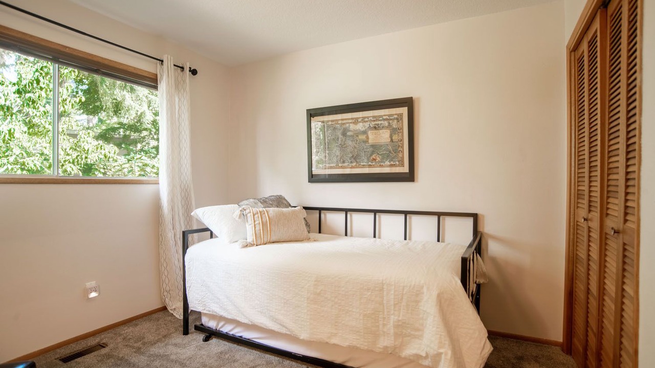 Photo of Bedroom in Scholls