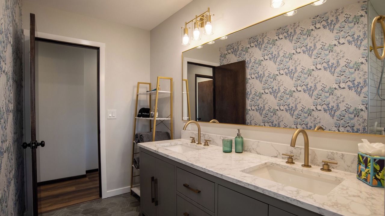 Photo of Bathroom in Scholls