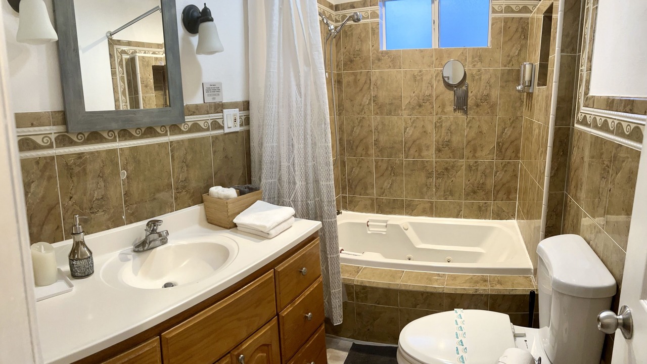 Photo of Bathroom in Lynwood