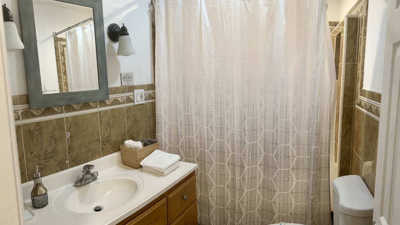 Photo of Bathroom in Lynwood