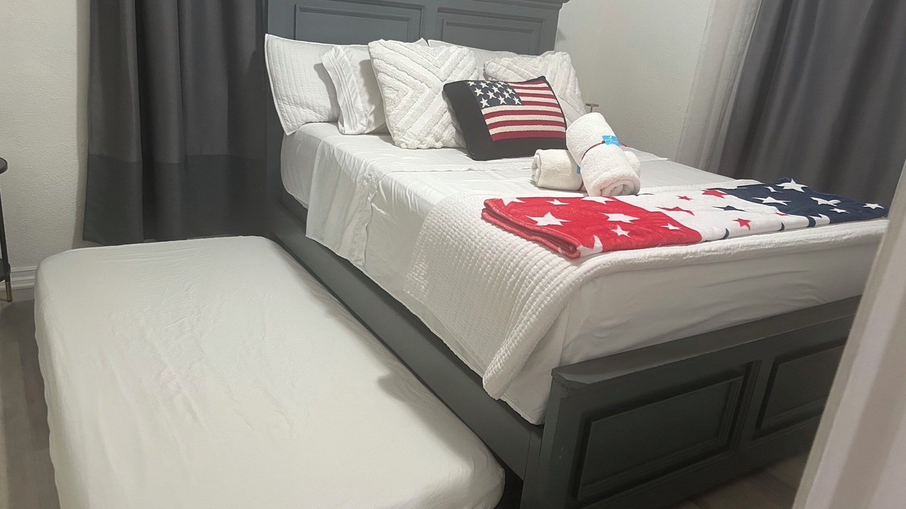 Photo of Bedroom in Lynwood