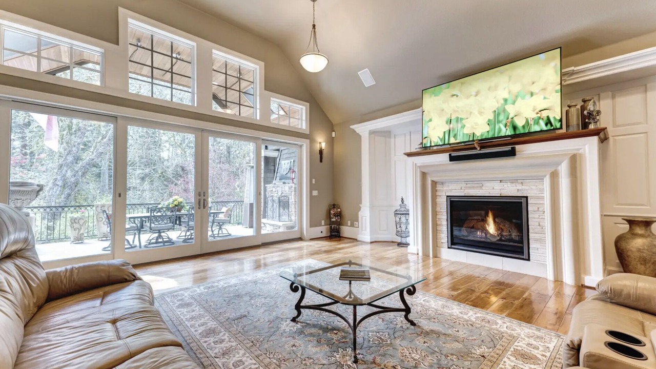 Photo of Livingroom in Hillsboro