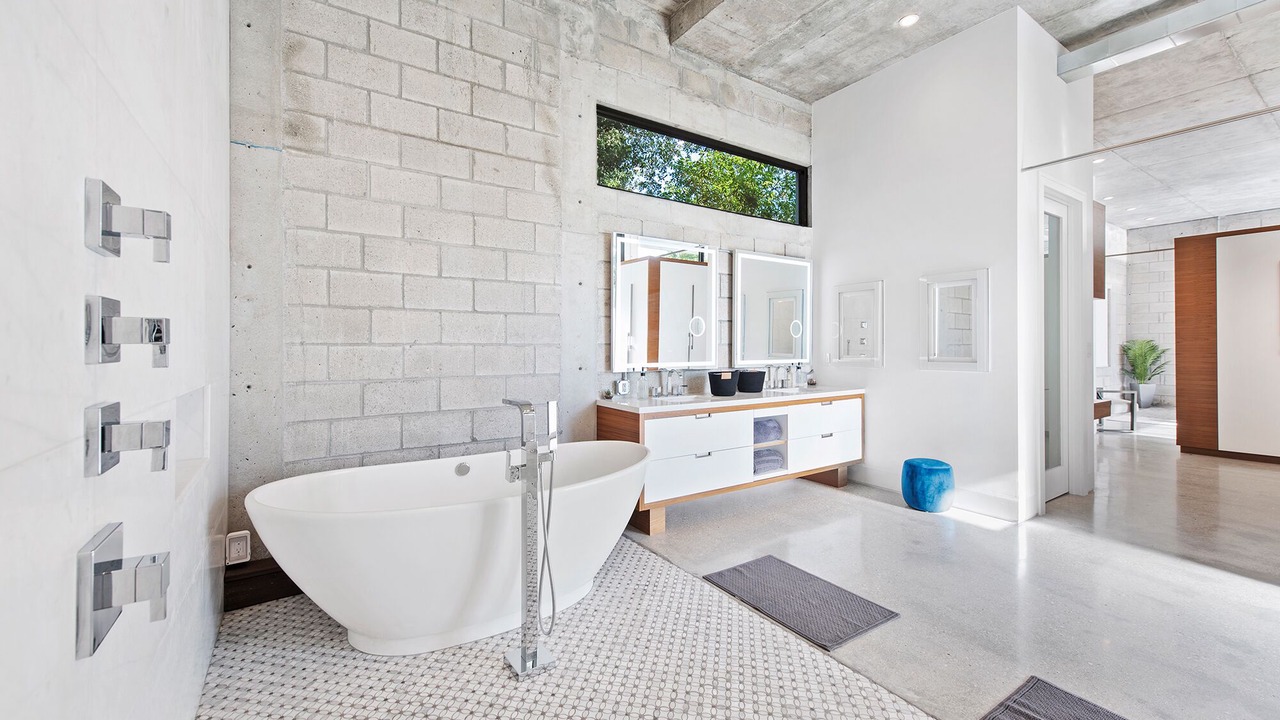 Photo of Bathroom in Centennial Hills