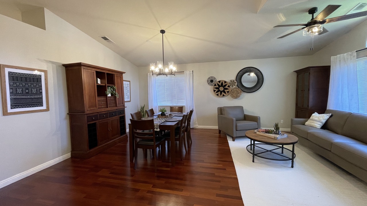 Photo of Livingroom in Chico