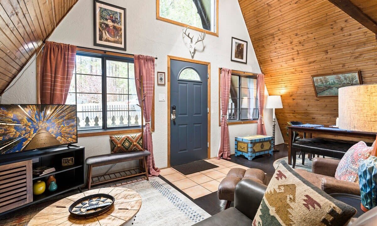 Photo of Bedroom in Mountainaire