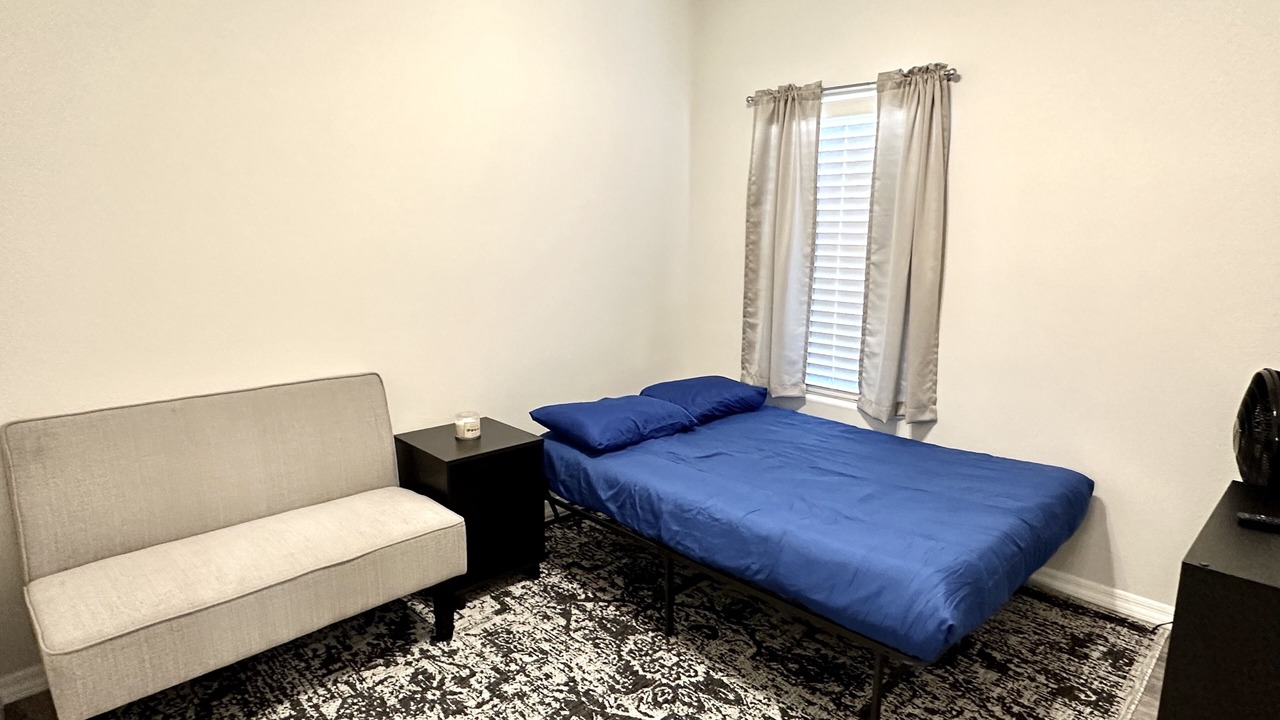 Photo of Bedroom in Holiday Shores