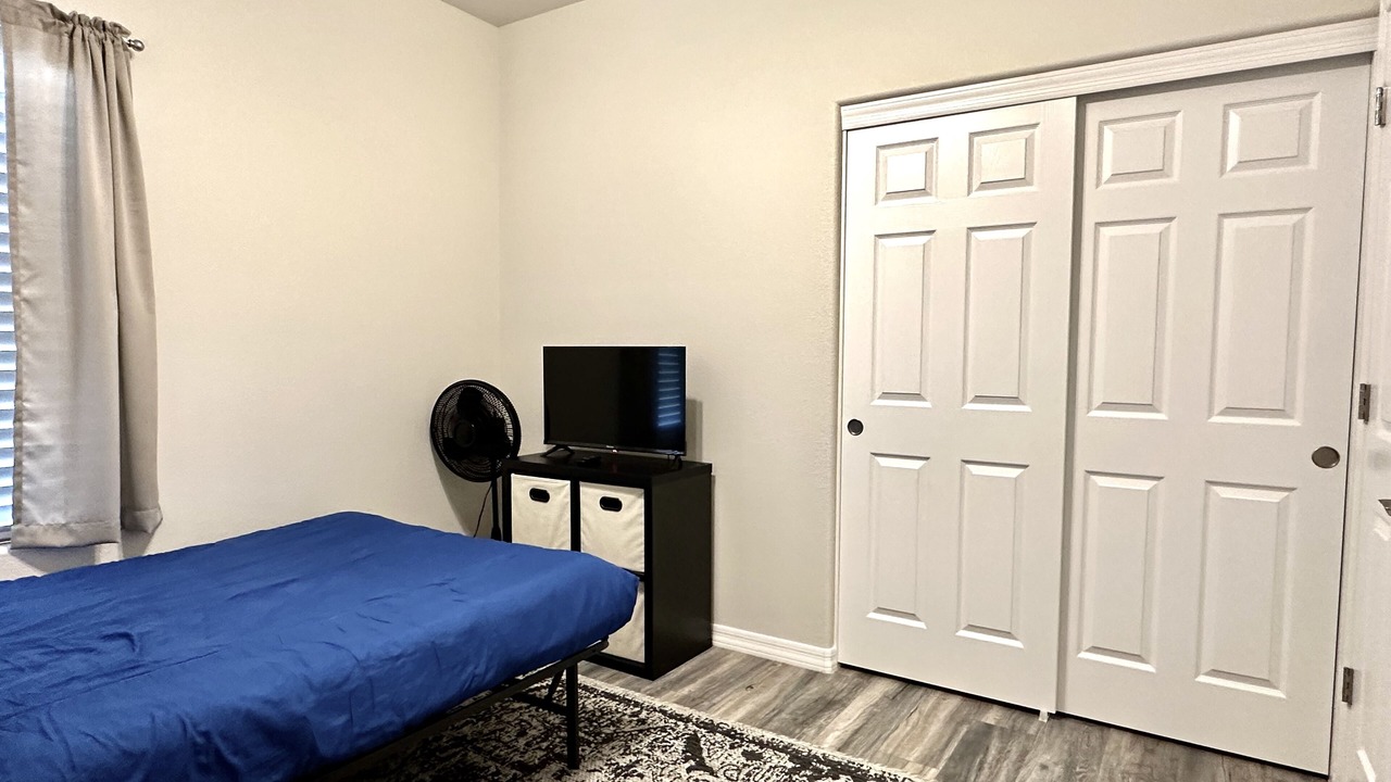 Photo of Bedroom in Holiday Shores