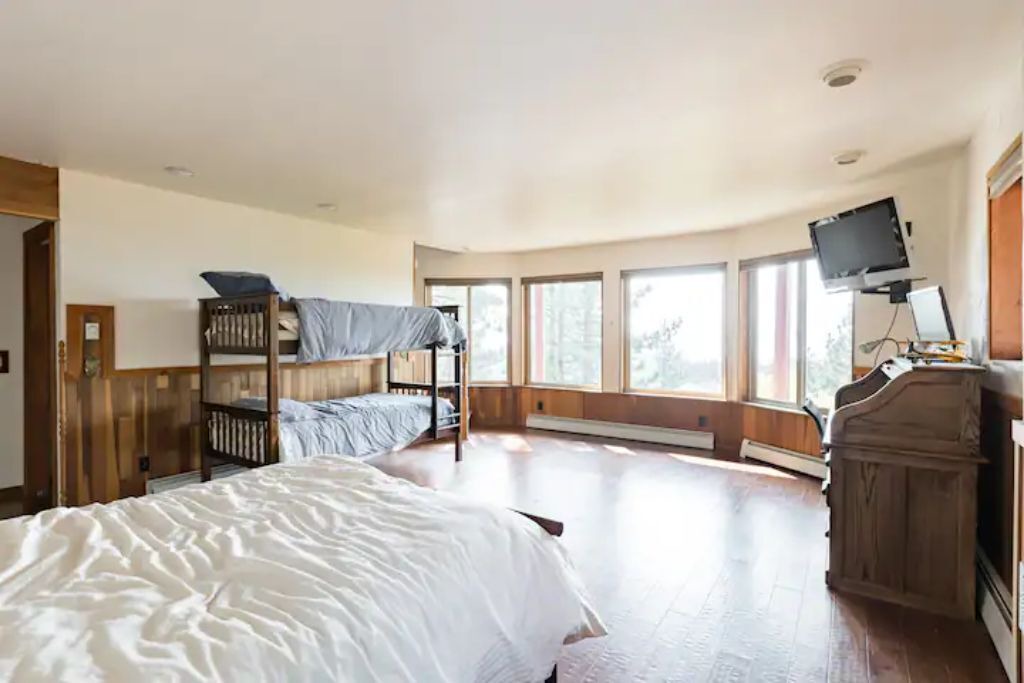 Photo of Bedroom in Tahoe Village