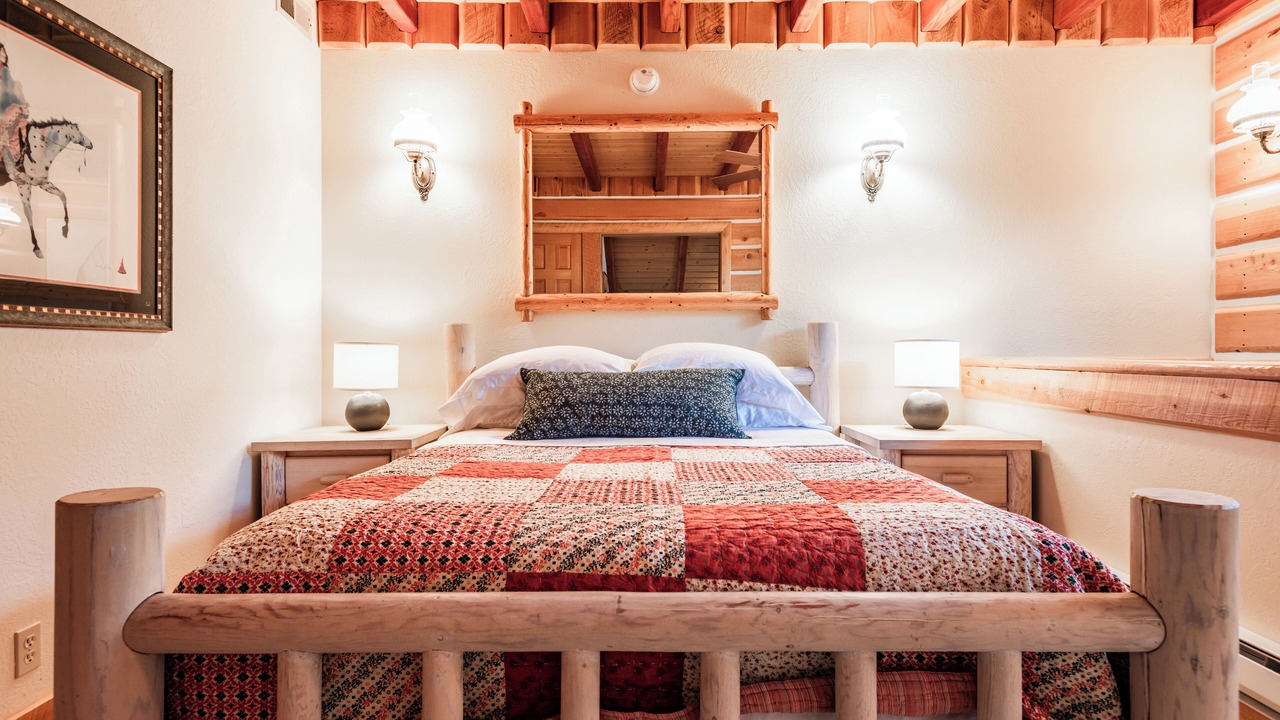 Photo of Bedroom in Teasdale