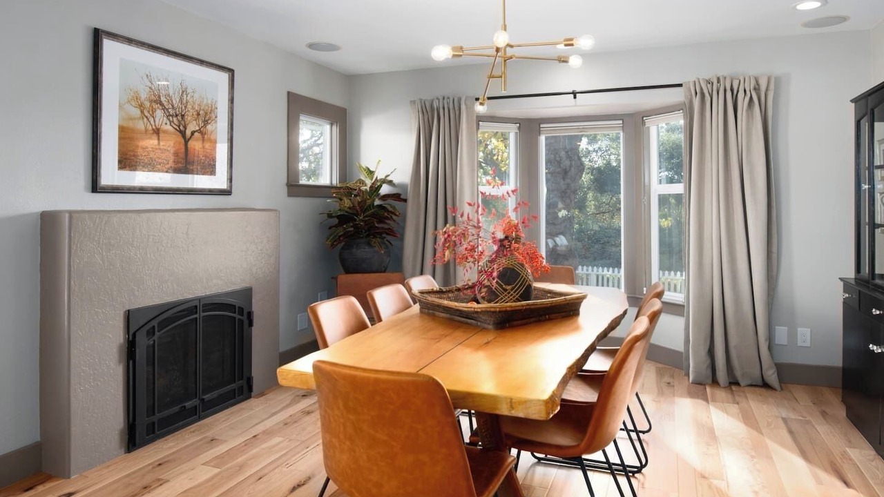 Photo of Livingroom in Graton