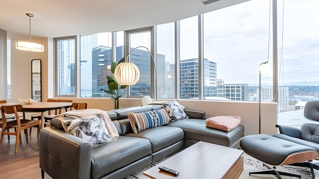 Photo of Livingroom in West Bellevue