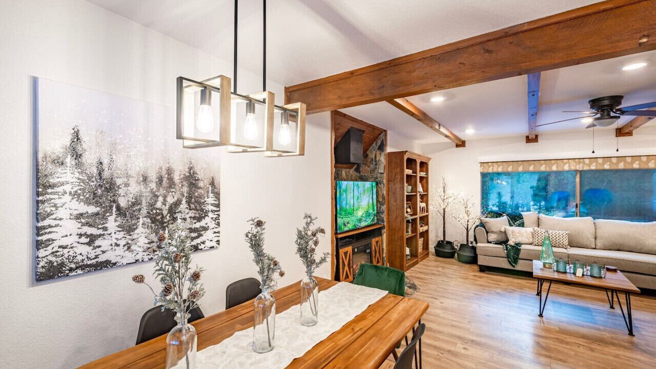 Photo of Livingroom in Sugar Pine