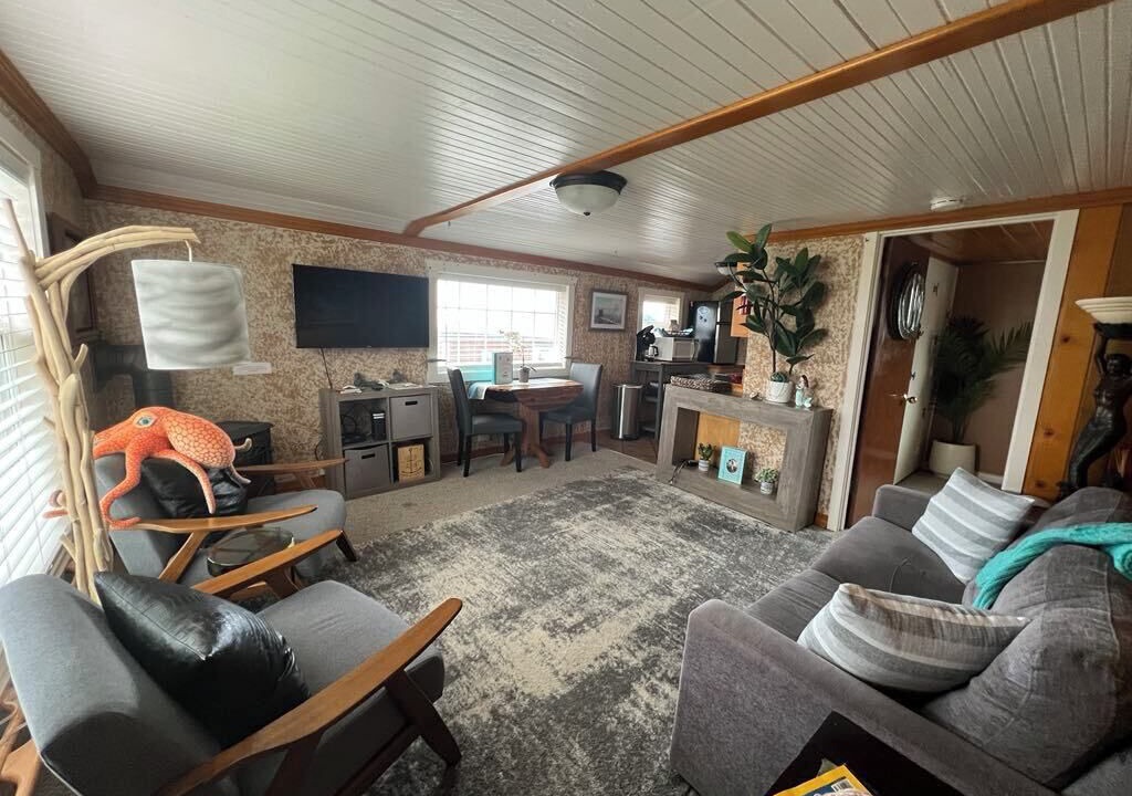 Photo of Livingroom in Newport