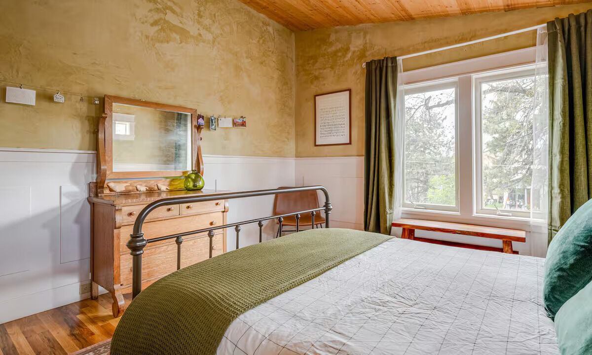 Photo of Bedroom in Old Bend