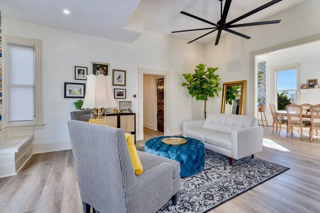 Photo of Livingroom in Golden Hill