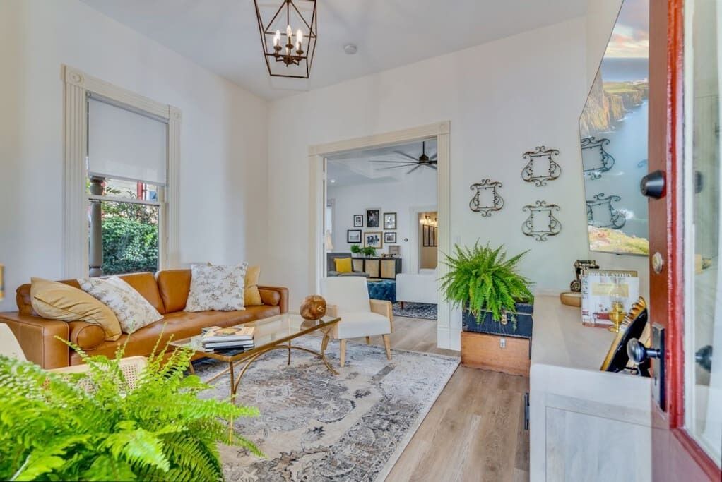 Photo of Livingroom in Golden Hill