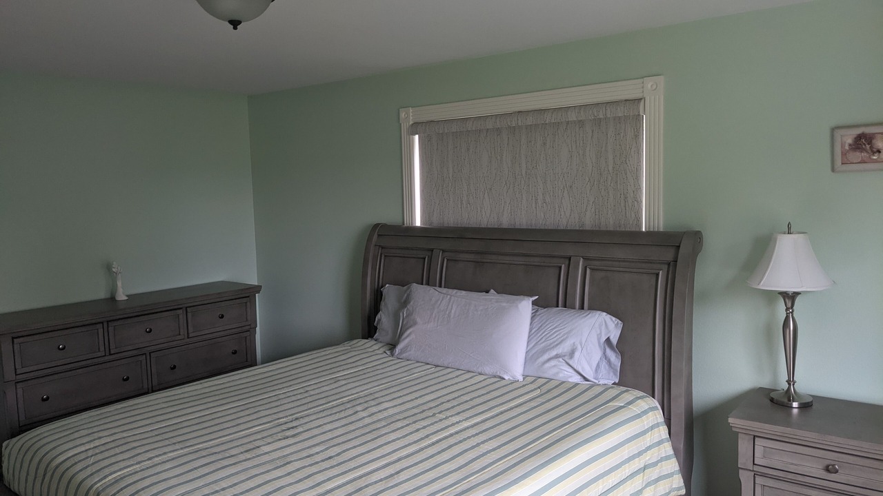 Photo of Bedroom in Coos Bay