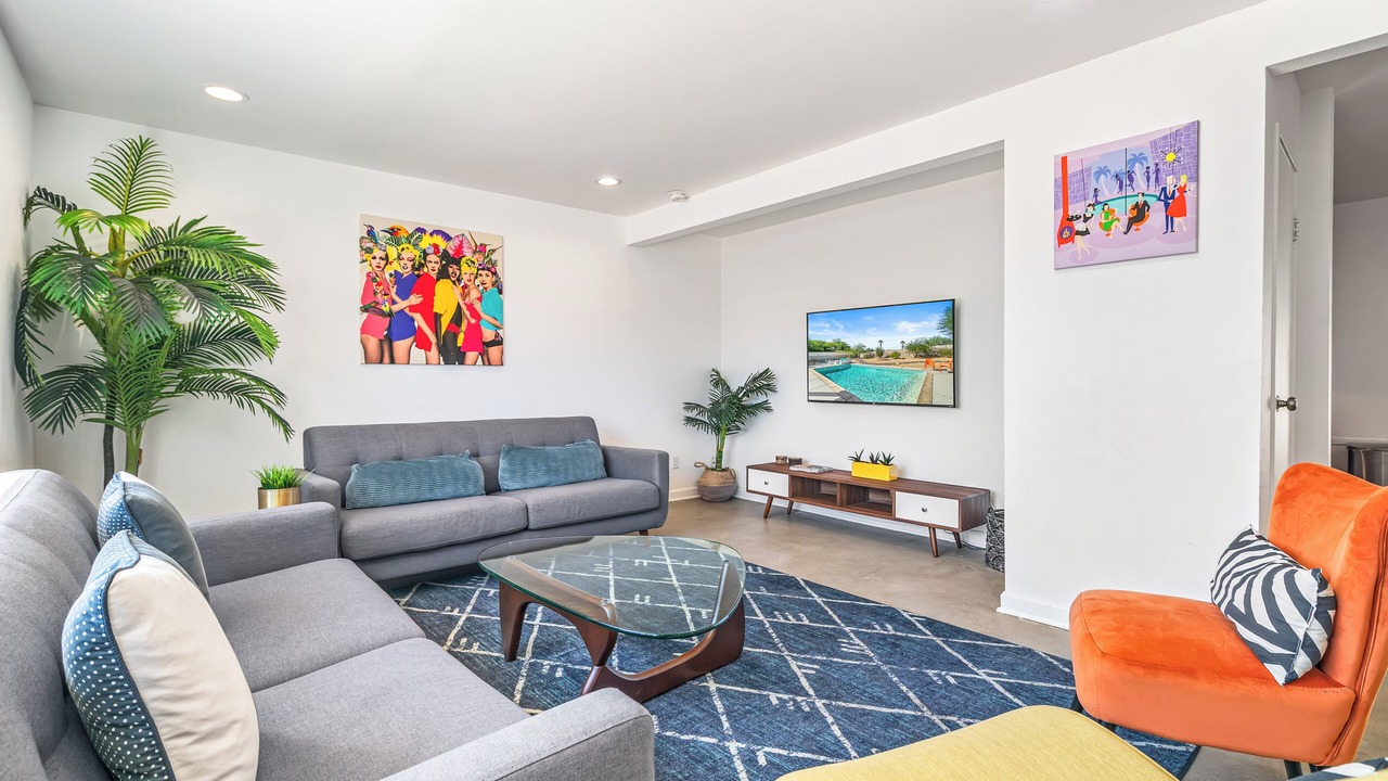 Photo of Livingroom in Desert Park Estates