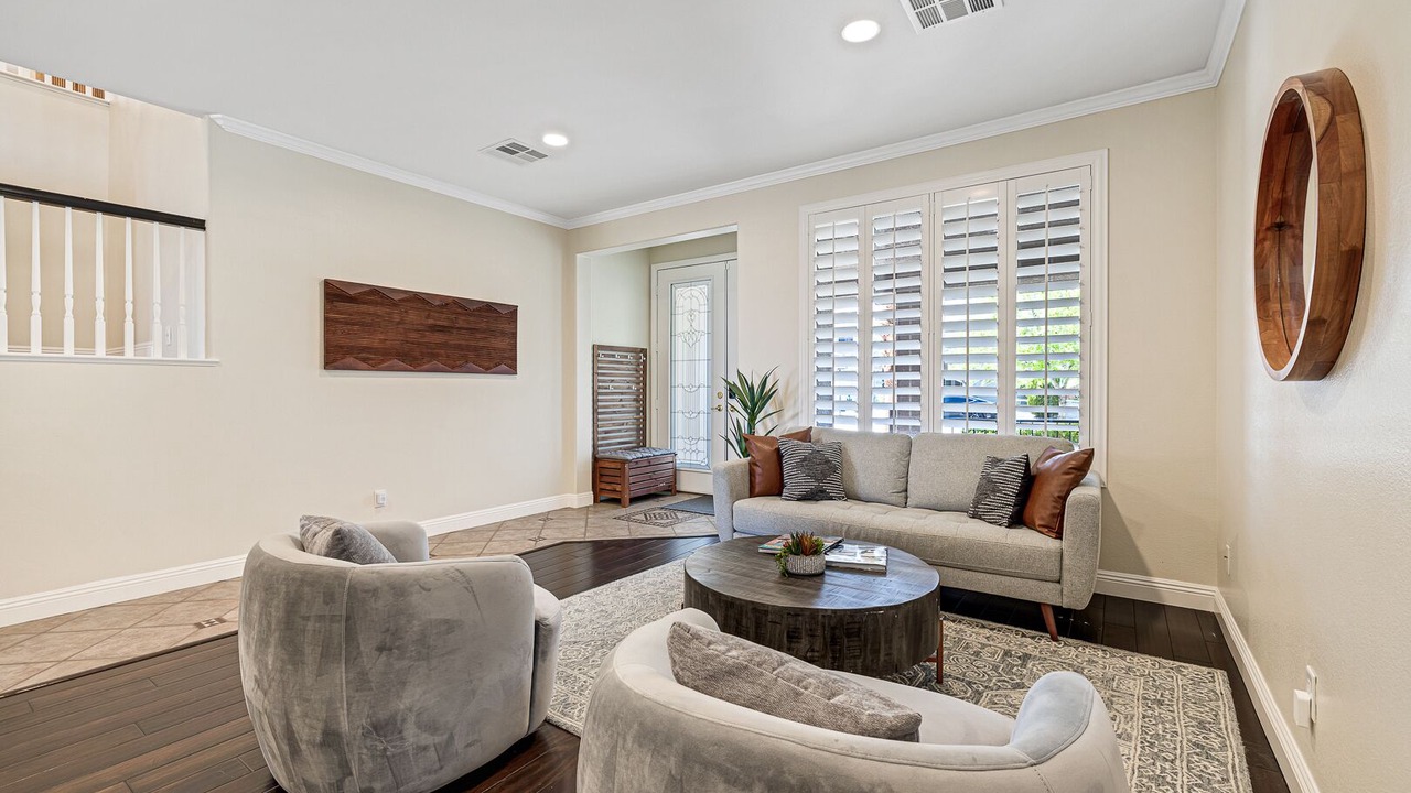 Photo of Livingroom in Spring Valley
