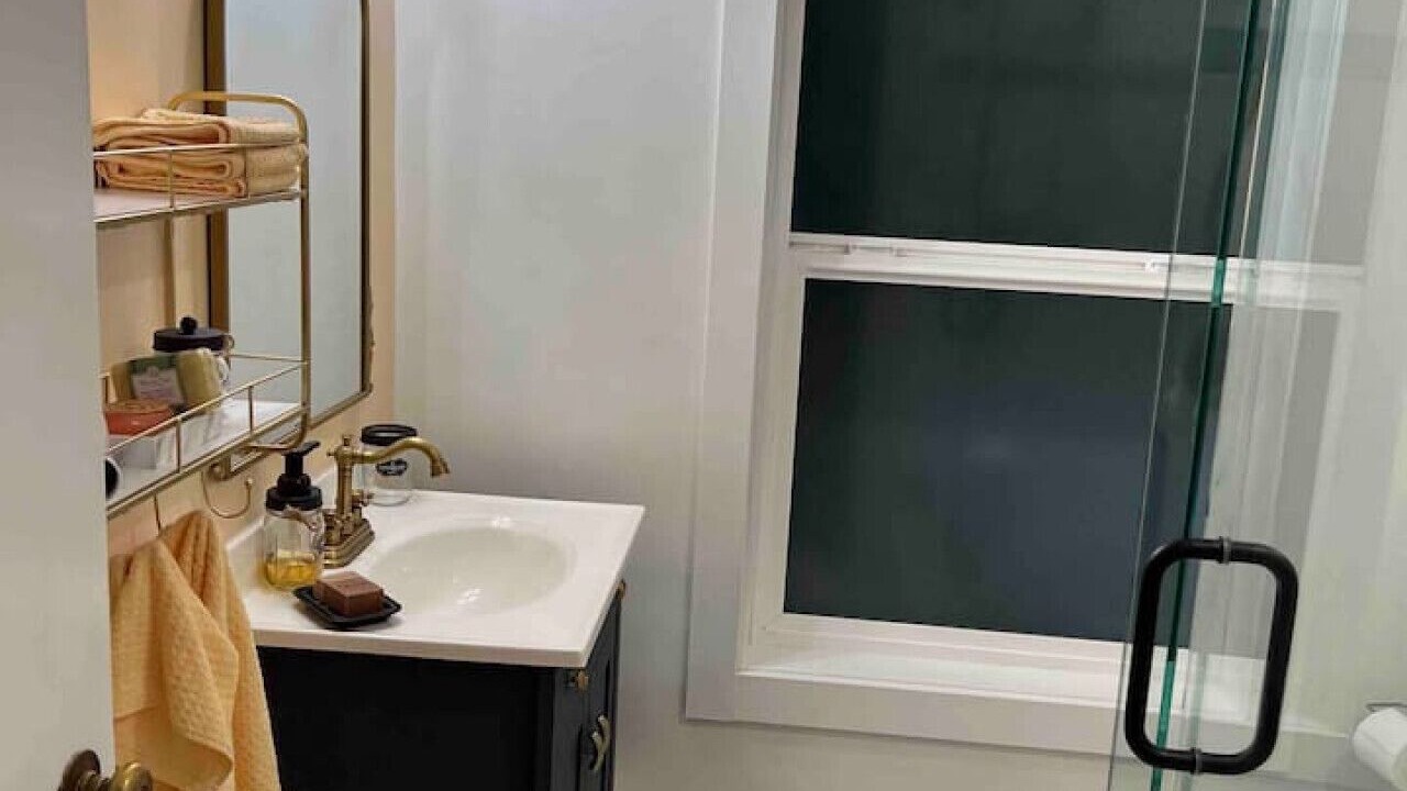 Photo of Bathroom in Coos Bay