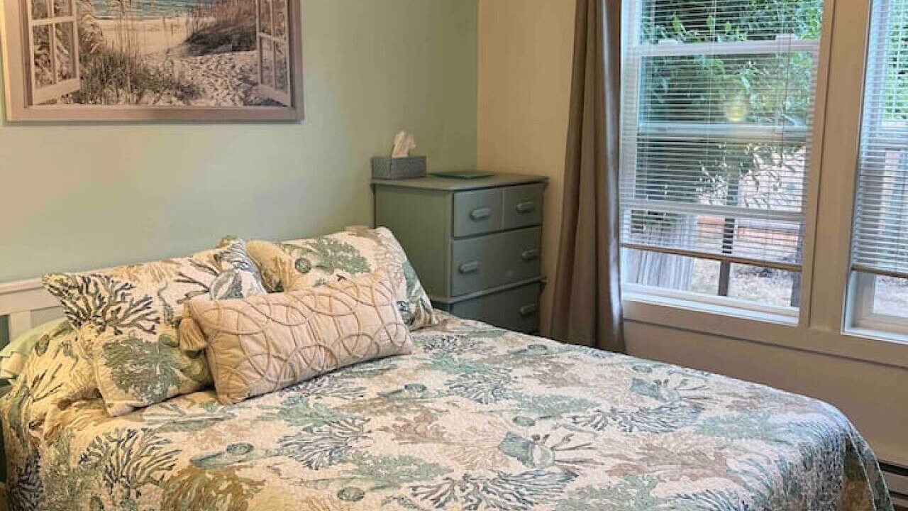 Photo of Bedroom in Coos Bay
