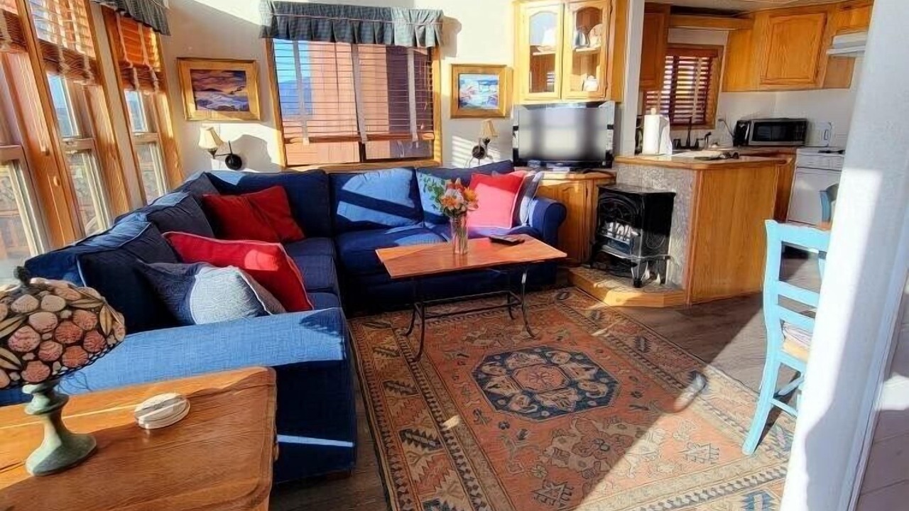 Photo of Livingroom in Smith River