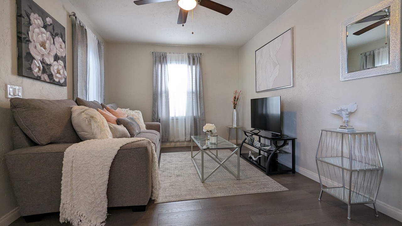 Photo of Livingroom in Lincoln Acres