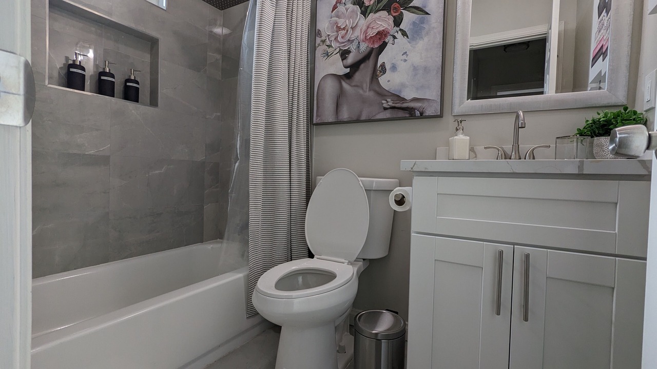 Photo of Bathroom in Lincoln Acres