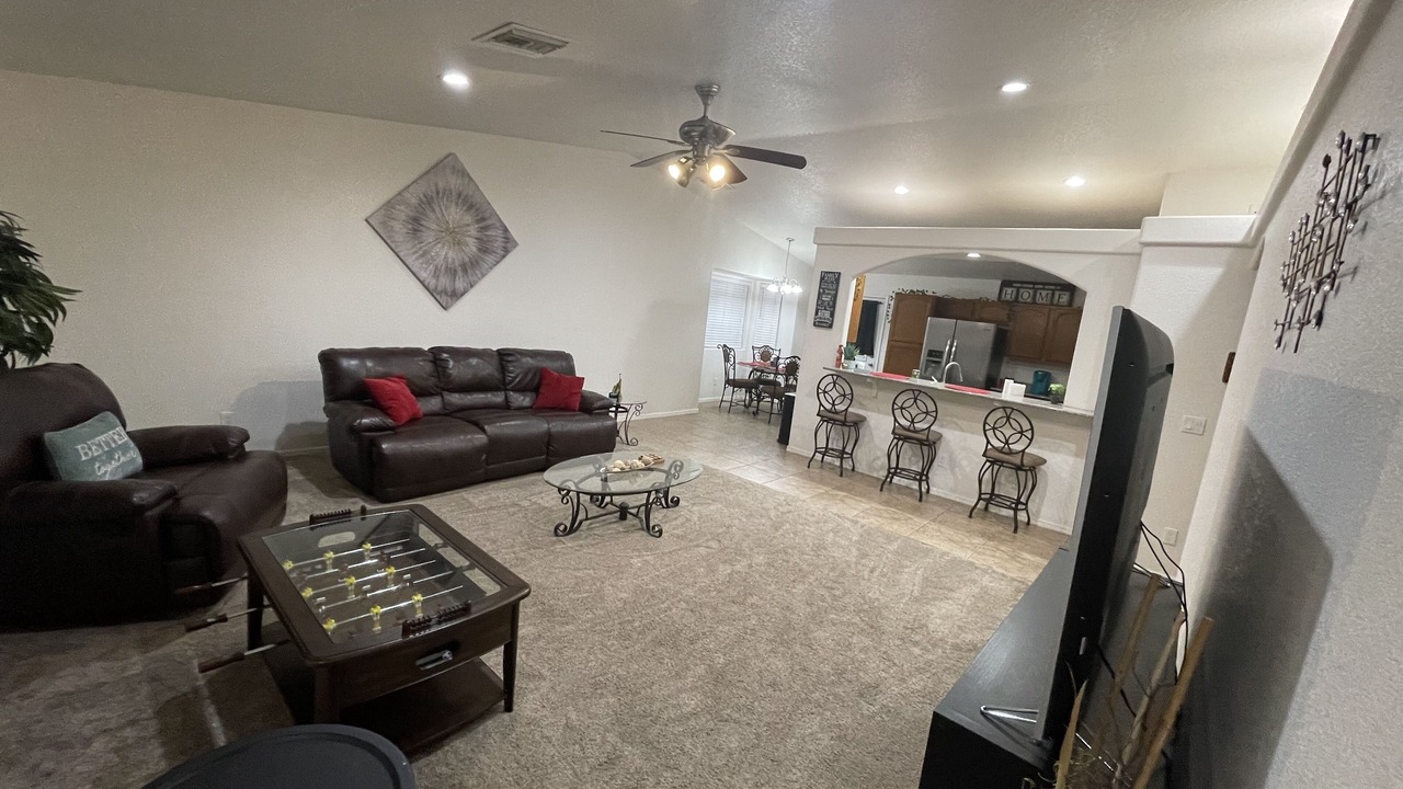 Photo of Livingroom in Topock