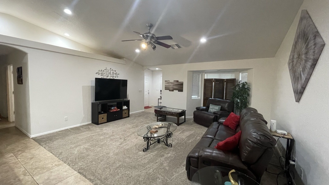 Photo of Livingroom in Topock
