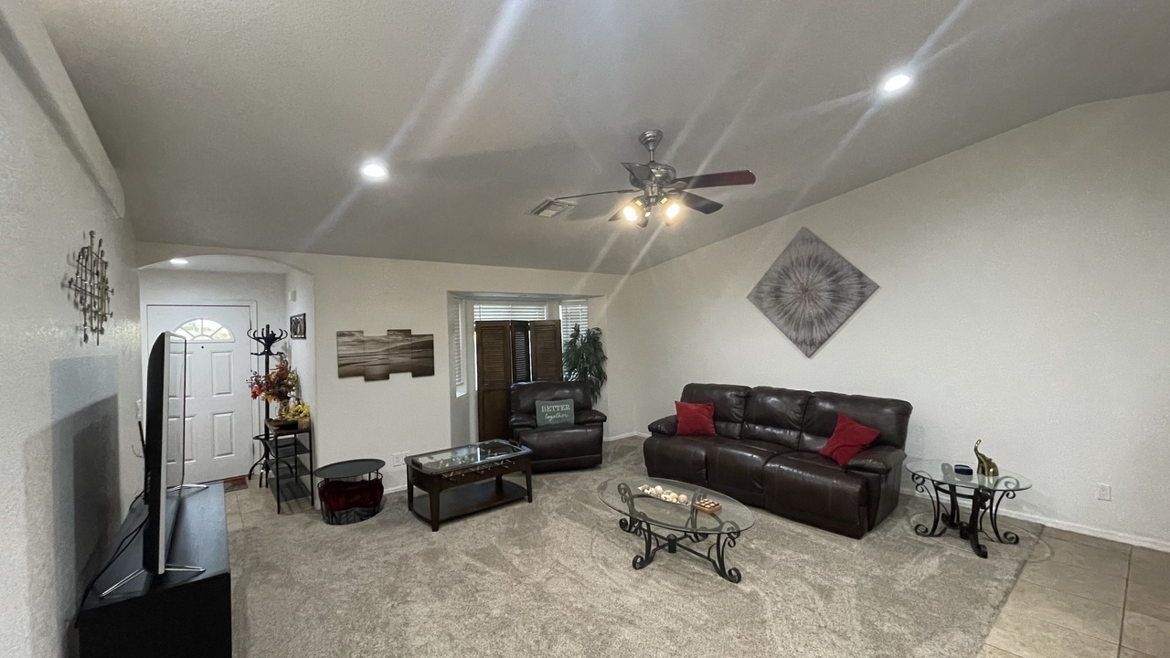 Photo of Livingroom in Topock