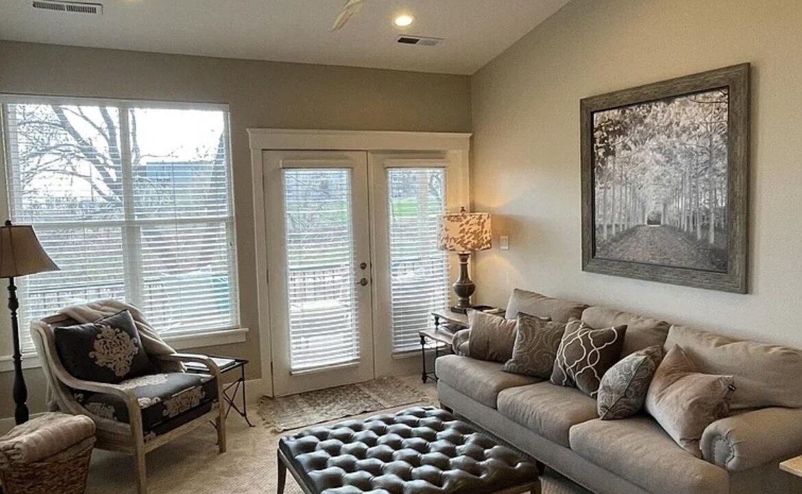 Photo of Livingroom in Green Springs